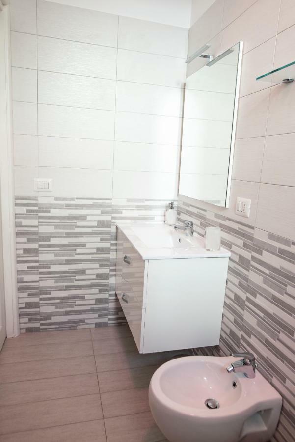 Finestra sul Porto Apartment Bari Exterior foto